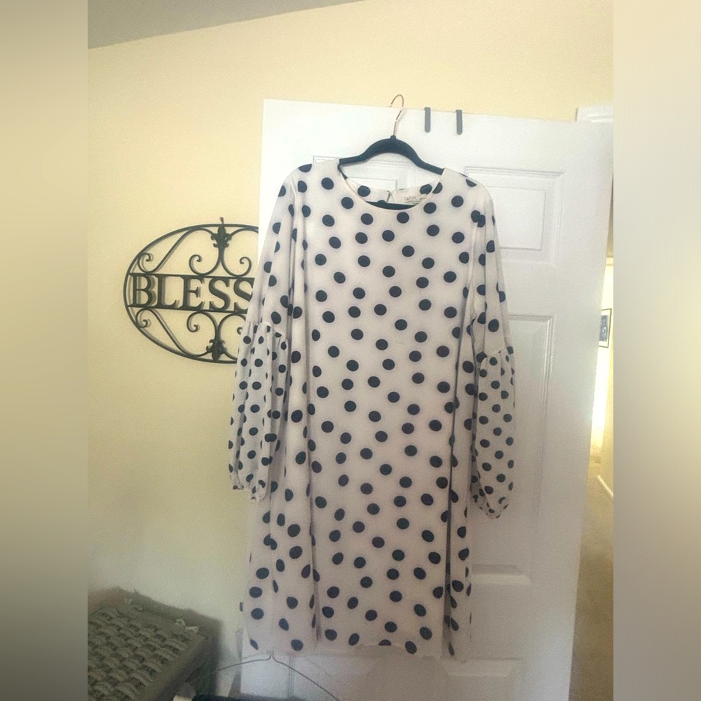 Beautiful Black & White polka dot dress!